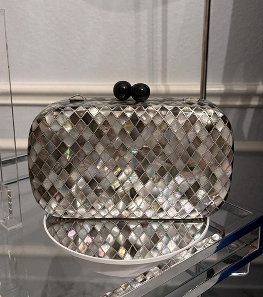 White Seashell Antique Bag