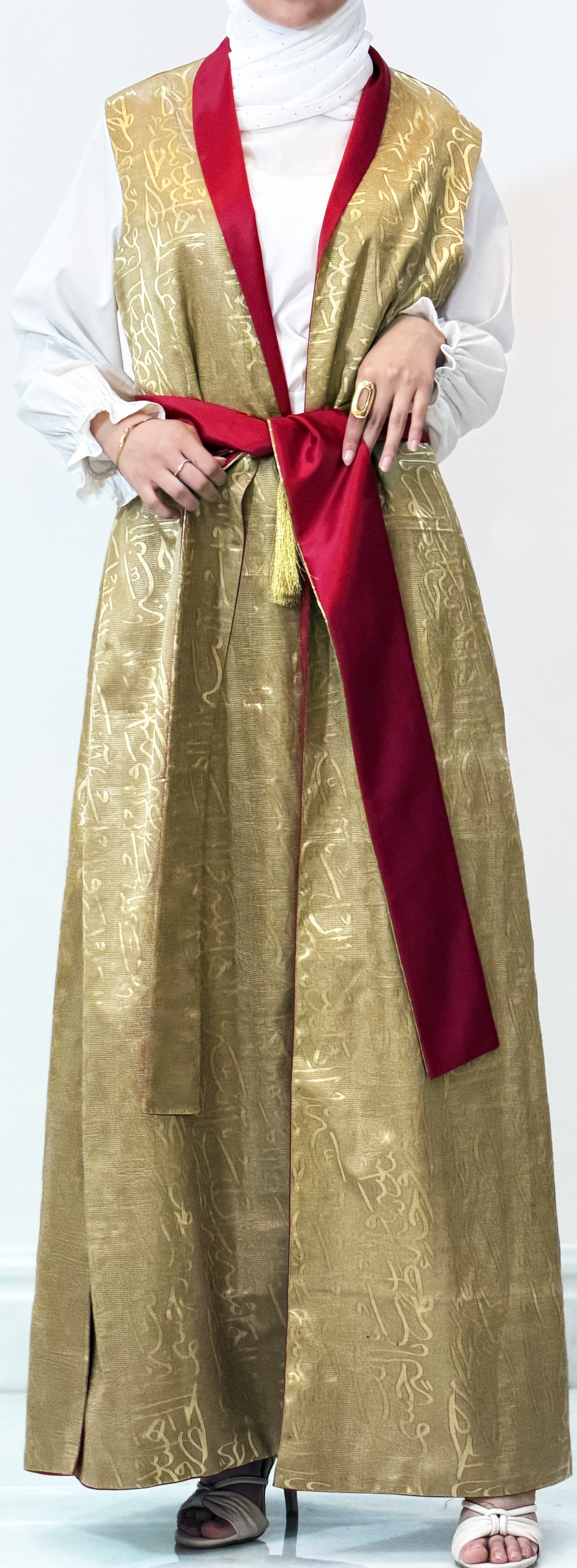 Red/Gold Sleeveless Abaya
